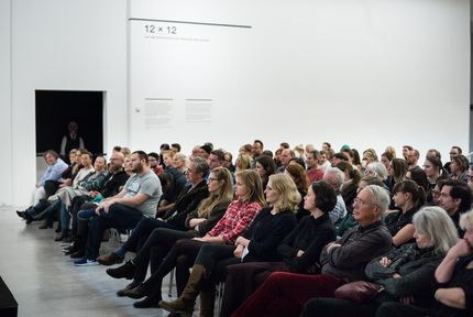 Lesung mit Schauspieler Max Riemelt aus "Auguste Bolte" von Kurt Schwitters, 4.11.2016, Foto: Harry Schnitger Lesung mit Schauspieler Max Riemelt aus "Auguste Bolte" von Kurt Schwitters, 4.11.2016, Foto: Harry Schnitger