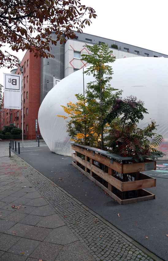 Gespräch "Garten statt Garten" zwischen atelier le balto und Dr. Brigitte Franzen im Küchenmonument, 2.10.2014, Foto: Jirka Jansch