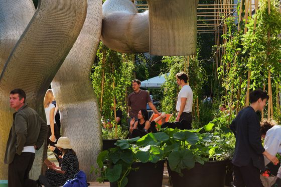 Künstlerische Garteninstallation „Licht und Schatten“, atelier le balto, 2025, © Thi Thuy Nhi Tran 