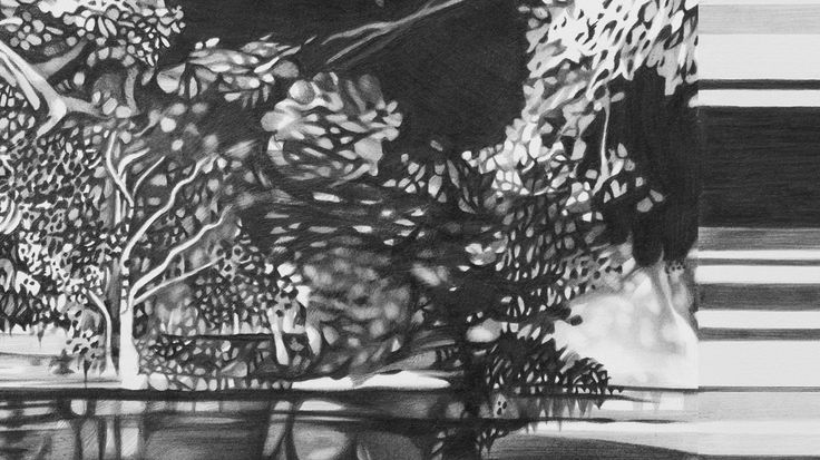 Leicht verschwommene schwarz-weiß-Zeichnung, die eine baum- und pflanzenartige Ornamente zeigt, die sich zur Mitte des Bildes hin spiegeln.