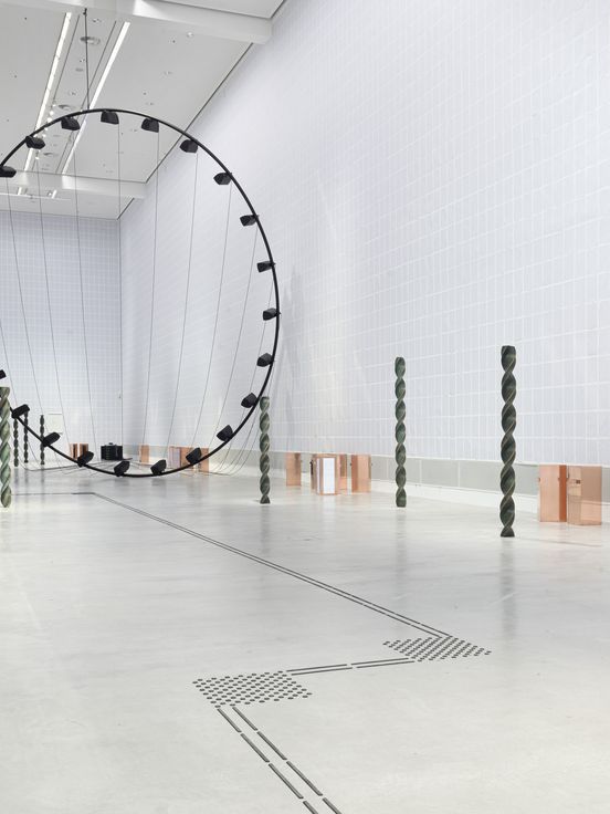 „Alicja Kwade. In Abwesenheit“, Ausstellungsansicht