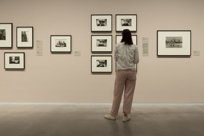 Ausstellungsansicht „Sibylle Bergemann. Stadt Land Hund, Fotografien 1966-2010“ Foto: © Harry Schnitger Ausstellungsansicht „Sibylle Bergemann. Stadt Land Hund, Fotografien 1966-2010“ Foto: © Harry Schnitger