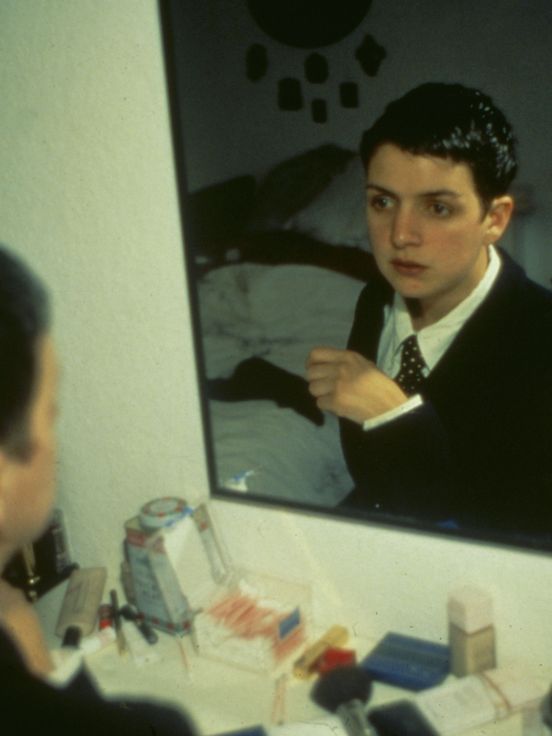 Nan Goldin, Siobhan in my mirror, Berlin, 1992