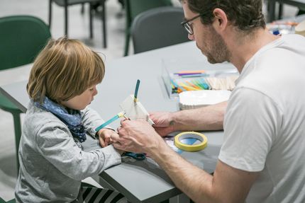 Familien*Tag im "207 qm. Raum für Aktion und Kooperation", Foto: Pascal Rohé Familien*Tag im "207 qm. Raum für Aktion und Kooperation", Foto: Pascal Rohé