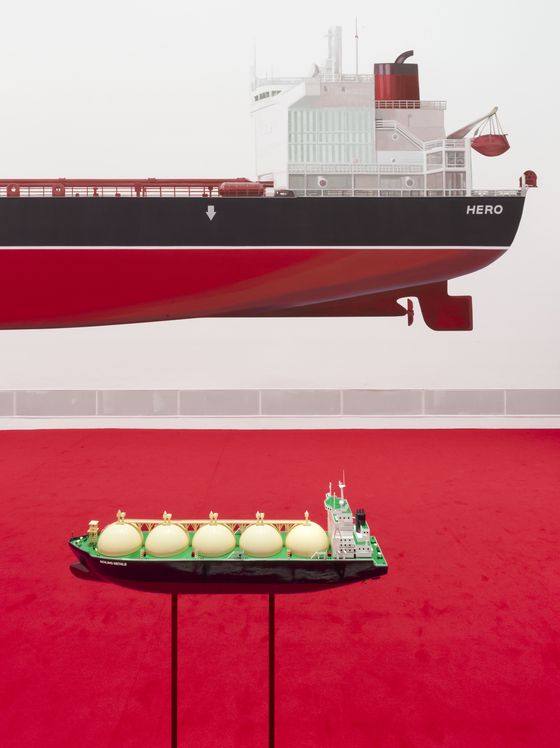 Ausstellungsansicht „Monira Al Qadiri. Hero“, Berlinische Galerie, Foto: © Roman März