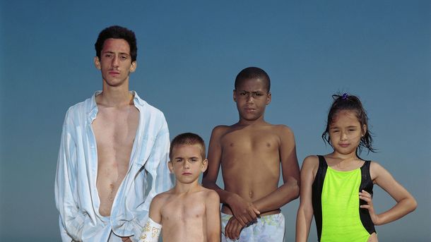 Rineke Dijkstra, Coney Island, N.Y., USA, June 26, 1993, © courtesy of the artist, Galerie Max Hetzler, Marian Goodman Gallery and Galerie Jan Mot