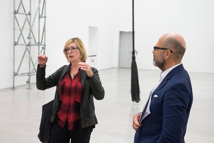 Eröffnung der Ausstellung "Monica Bonvicini. 3612,54 m³ vs 0,05 m³" in der Berlinischen Galerie, 15.9.2017, Foto: Harry Schnitger Eröffnung der Ausstellung "Monica Bonvicini. 3612,54 m³ vs 0,05 m³" in der Berlinischen Galerie, 15.9.2017, Foto: Harry Schnitger