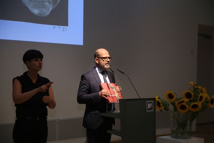 Eröffnung der Ausstellung "Dada Afrika. Dialog mit dem Fremden" in der Berlinischen Galerie, 4.8.2016, Foto: Amin Akhtar Eröffnung der Ausstellung "Dada Afrika. Dialog mit dem Fremden" in der Berlinischen Galerie, 4.8.2016, Foto: Amin Akhtar