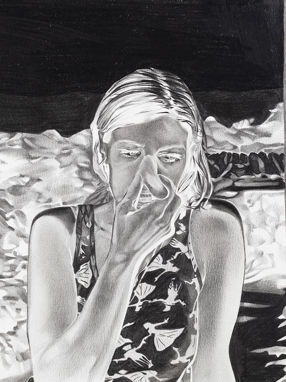 Schwarz-weiß invertierte Zeichnung des Künstlers auf Papier. Motiv ist eine Frau vor einem offenen Fenster, die sich eine Spielzeugnase aufsetzt.