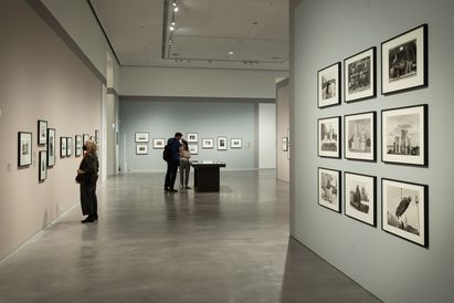 Ausstellungsansicht „Sibylle Bergemann. Stadt Land Hund, Fotografien 1966-2010“ Foto: © Harry Schnitger Ausstellungsansicht „Sibylle Bergemann. Stadt Land Hund, Fotografien 1966-2010“ Foto: © Harry Schnitger