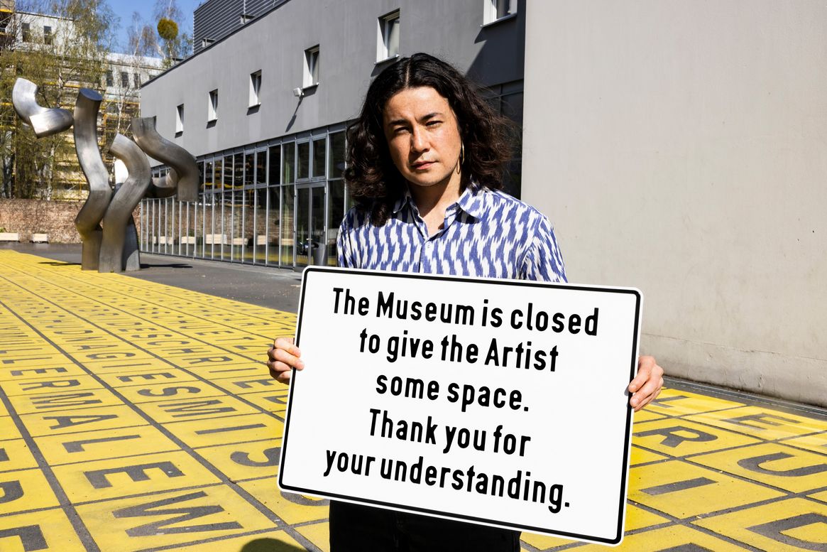 Thank you for your understanding, An artistic Intervention by Cem A., Berlinische Galerie, 2023, Foto: © Victoria Tomaschko