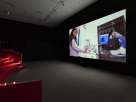 Ausstellungsansicht der Videoarbeit im IBB-Videoraum