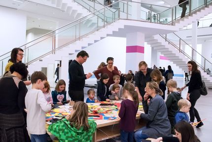 Kindervernissage zur Ausstellung "Eduardo Paolozzi. Lots of Pictures, Lots of Fun" in der Berlinischen Galerie, 11.2.2018, Foto: Barbara Antal Kindervernissage zur Ausstellung "Eduardo Paolozzi. Lots of Pictures, Lots of Fun" in der Berlinischen Galerie, 11.2.2018, Foto: Barbara Antal