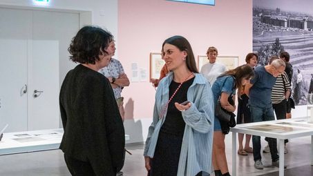 [Translate to English:] Photo: Snapshots of the opening, showing people either inside the exhibition rooms or in the outdoor area of the Berlinische Galerie.
