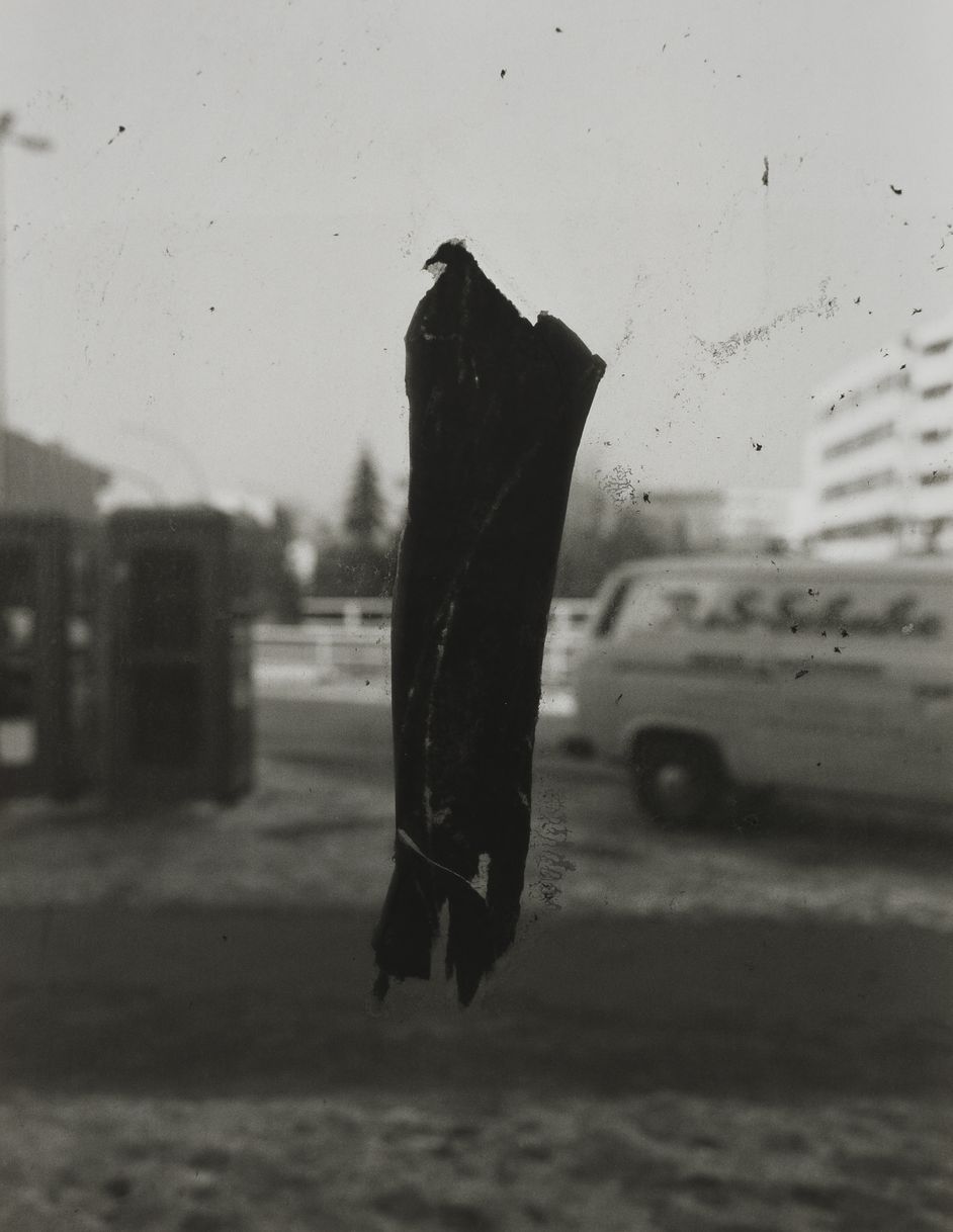 Photograph by Michael Schmidt, silver gelatin paper, 90 x 68,5 cm