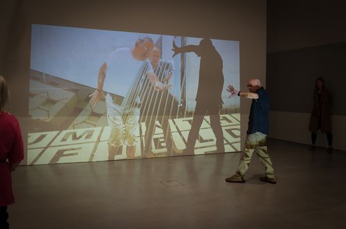 Eröffnung der Ausstellung "Standortwechsel" in "207 m². Raum für Aktion und Kooperation" in der Berlinischen Galerie, 2019, Foto: Catrin Schmitt Eröffnung der Ausstellung "Standortwechsel" in "207 m². Raum für Aktion und Kooperation" in der Berlinischen Galerie, 2019, Foto: Catrin Schmitt