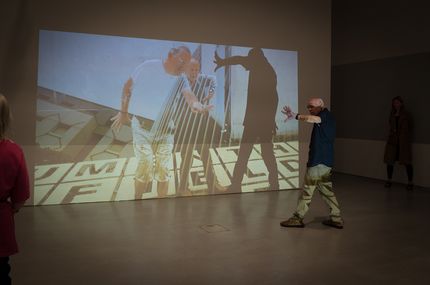 Eröffnung der Ausstellung "Standortwechsel" in "207 m². Raum für Aktion und Kooperation" in der Berlinischen Galerie, 2019, Foto: Catrin Schmitt Eröffnung der Ausstellung "Standortwechsel" in "207 m². Raum für Aktion und Kooperation" in der Berlinischen Galerie, 2019, Foto: Catrin Schmitt