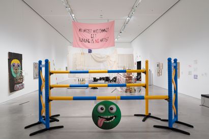 Ausstellungsansicht "Klassenfragen. Kunst und ihre Produktionsbedingungen", Berlinische Galerie, Foto: © Benjamin Renter Ausstellungsansicht "Klassenfragen. Kunst und ihre Produktionsbedingungen", Berlinische Galerie, Foto: © Benjamin Renter