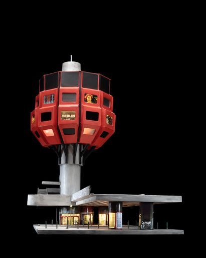 Tracey Snelling, Bierpinsel, 2023 © courtesy Tracey Snelling, Pulpo Gallery, München und Aeroplastics Contemporary, Brüssel, Foto: Peter Rosemann Tracey Snelling, Bierpinsel, 2023 © courtesy Tracey Snelling, Pulpo Gallery, München und Aeroplastics Contemporary, Brüssel, Foto: Peter Rosemann