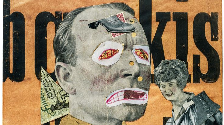 Raoul Hausmann, Der Kunstkritiker, 1919/20, Tate, Ankauf 1974 Collage von Raoul Hausmann mit ausgeschnittenen Bildern und Fotografien sowie schwarzer Schrift auf einem orange-farbenen Hintergrund.