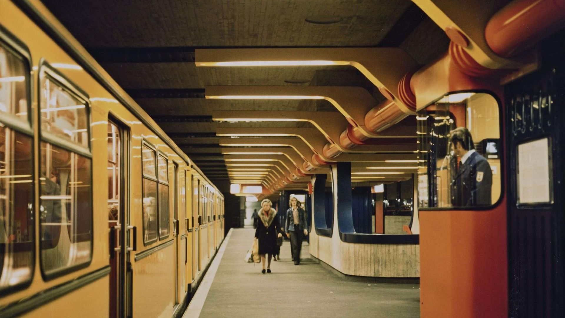 Ralf Schüler und Ursulina Schüler-Witte, U-Bahnhof Schloßstraße Bahnsteig, 1974