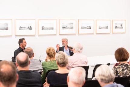 Künstlergespräch mit André Kirchner in der Ausstellung "Stadtrand Berlin" in der Berlinischen Galerie, 5.6.2019, Foto: Harry Schnitger Künstlergespräch mit André Kirchner in der Ausstellung "Stadtrand Berlin" in der Berlinischen Galerie, 5.6.2019, Foto: Harry Schnitger