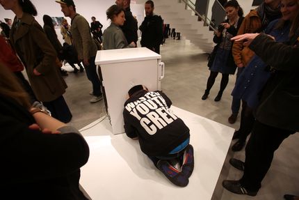 Eröffnung "Erwin Wurm. Bei Mutti" und "Visionäre der Moderne. Paul Scheerbart, Bruno Taut, Paul Goesch" in der Berlinischen Galerie, 14.4.2016, Foto: Amin Akhtar Eröffnung "Erwin Wurm. Bei Mutti" und "Visionäre der Moderne. Paul Scheerbart, Bruno Taut, Paul Goesch" in der Berlinischen Galerie, 14.4.2016, Foto: Amin Akhtar
