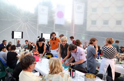 Diskursives Dinner im Küchenmonument, 17.9.2014, Foto: Jirka Jansch Diskursives Dinner im Küchenmonument, 17.9.2014, Foto: Jirka Jansch