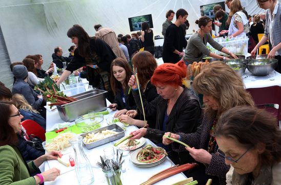Diskursives Dinner im Küchenmonument, 29.4.2015, Foto: Jirka Jansch