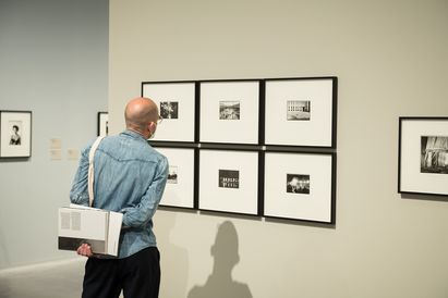 Ausstellungsansicht „Sibylle Bergemann. Stadt Land Hund, Fotografien 1966-2010“ Foto: © Harry Schnitger Ausstellungsansicht „Sibylle Bergemann. Stadt Land Hund, Fotografien 1966-2010“ Foto: © Harry Schnitger