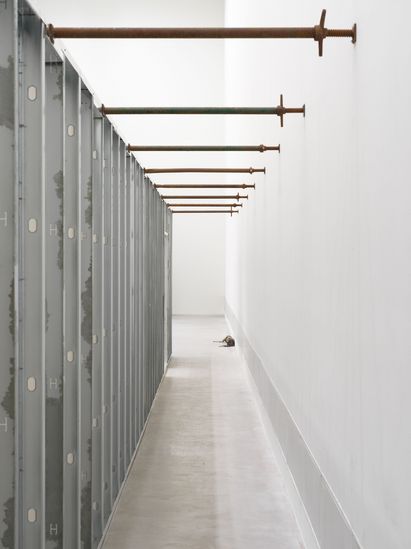 Ausstellungsansicht „Nina Canell. Tectonic Tender“, Berlinische Galerie, Foto: © Nick Ash Ausstellungsansicht „Nina Canell. Tectonic Tender“, Berlinische Galerie, Foto: © Nick Ash