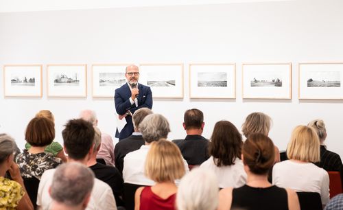 Künstlergespräch mit André Kirchner in der Ausstellung "Stadtrand Berlin" in der Berlinischen Galerie, 5.6.2019, Foto: Harry Schnitger Künstlergespräch mit André Kirchner in der Ausstellung "Stadtrand Berlin" in der Berlinischen Galerie, 5.6.2019, Foto: Harry Schnitger