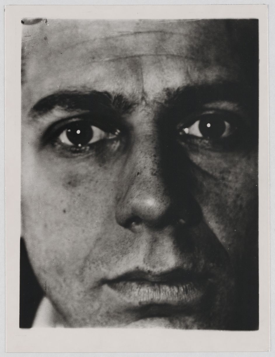 Photograph by Umbo (Otto Maximilian Umbehr), silver gelatin paper, 21,1 x 16,2 cm