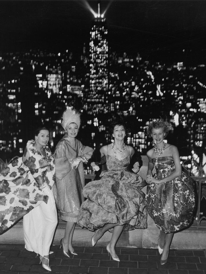 F.C. Gundlach, Berliner Mode, fotografiert auf dem Dach des RCA Building, New York 1958 