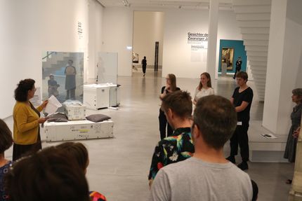 Kick-Off des FSJ-Projekts 2019 "Ich:Du. Du siehst ein Ich, das ich nicht sehe" in der Berlinischen Galerie, 12.6.2019, Foto: Martin von Piechowski Kick-Off des FSJ-Projekts 2019 "Ich:Du. Du siehst ein Ich, das ich nicht sehe" in der Berlinischen Galerie, 12.6.2019, Foto: Martin von Piechowski