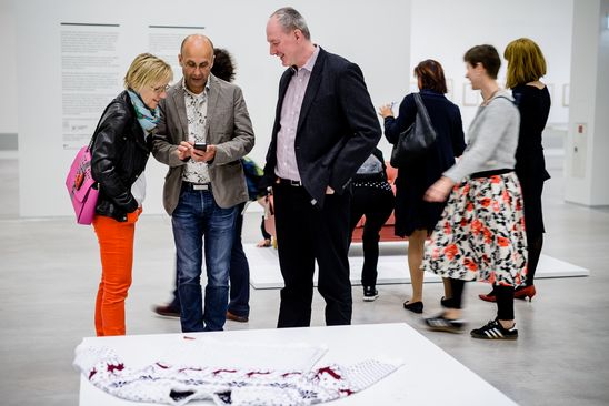 Preview der Ausstellung "Erwin Wurm. Bei Mutti" für Freund*innen der Berlinischen Galerie aus dem Förderverein, 13.4.2016, Foto: Hannes Wiedemann