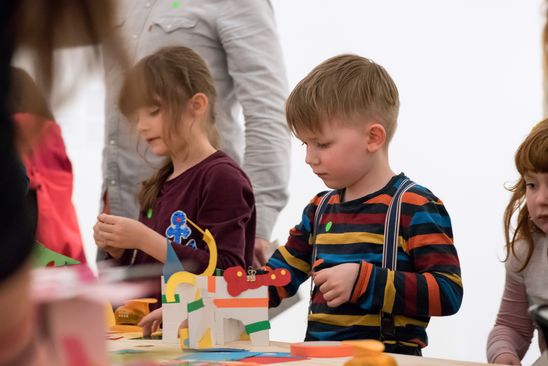 Kindervernissage zur Ausstellung "Eduardo Paolozzi. Lots of Pictures, Lots of Fun" in der Berlinischen Galerie, 11.2.2018, Foto: Barbara Antal