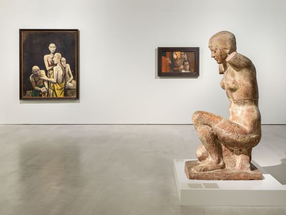 Ausstellungsansicht „Kunst in Berlin 1880—1980“, Foto: © Roman März (abgebildete Werke: Ludwig Kasper, Felix Nussbaum, Karl Hofer, © VG Bild-Kunst, Bonn 2023)