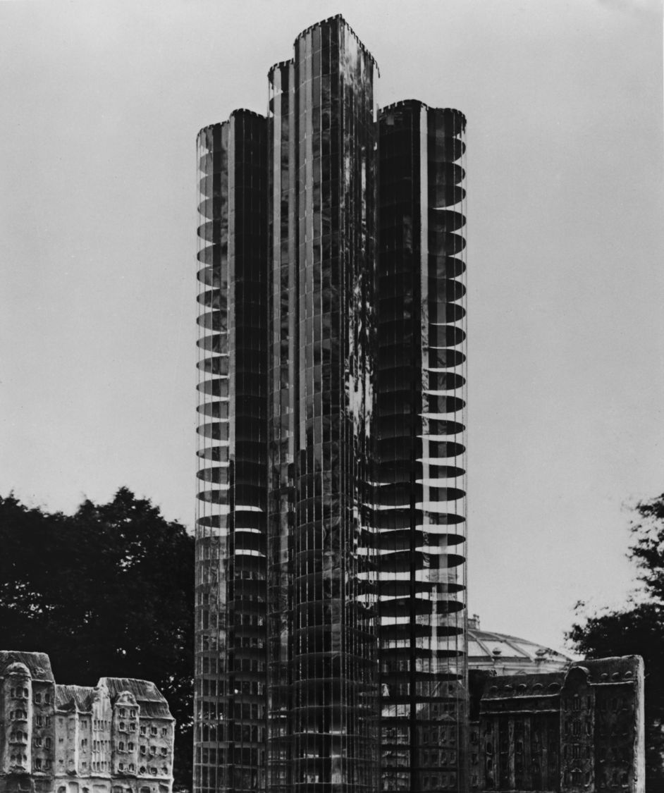 Ludwig Mies van der Rohe (1886 - 1969), Modell Glashochhaus, 1922 (Foto: Curt Rehbein)