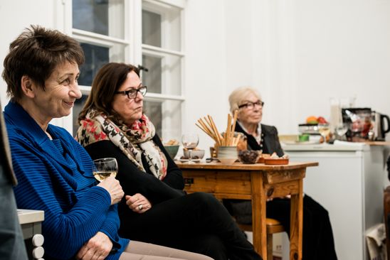 Freunde der Berlinischen Galerie besuchen die Fotografin Loredana Nemes in ihrem Studio, 26.2.2016, Foto: Hannes Wiedemann