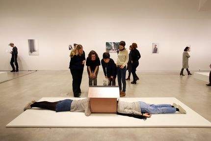 Eröffnung "Erwin Wurm. Bei Mutti" und "Visionäre der Moderne. Paul Scheerbart, Bruno Taut, Paul Goesch" in der Berlinischen Galerie, 14.4.2016, Foto: Amin Akhtar Eröffnung "Erwin Wurm. Bei Mutti" und "Visionäre der Moderne. Paul Scheerbart, Bruno Taut, Paul Goesch" in der Berlinischen Galerie, 14.4.2016, Foto: Amin Akhtar