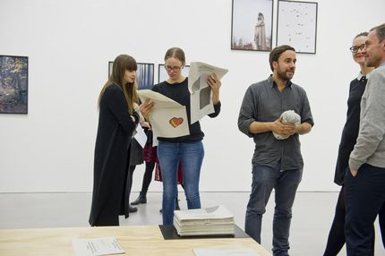 Eröffnung der Ausstellung "Cyrill Lachauer. What do you want here" in der Berlinischen Galerie, 2.11.2017, Foto: Benjamin Pritzkuleit Eröffnung der Ausstellung "Cyrill Lachauer. What do you want here" in der Berlinischen Galerie, 2.11.2017, Foto: Benjamin Pritzkuleit