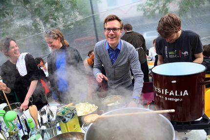Diskursives Dinner im Küchenmonument, 29.4.2015, Foto: Jirka Jansch Diskursives Dinner im Küchenmonument, 29.4.2015, Foto: Jirka Jansch