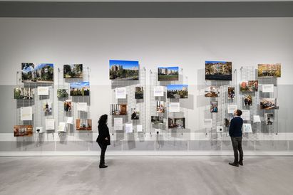 Guerilla Architects, Ausstellungsansicht "Revisited. Zu Besuch in Wohnhäusern der 80er Jahre“, Foto: © Phil Dera Guerilla Architects, Ausstellungsansicht "Revisited. Zu Besuch in Wohnhäusern der 80er Jahre“, Foto: © Phil Dera
