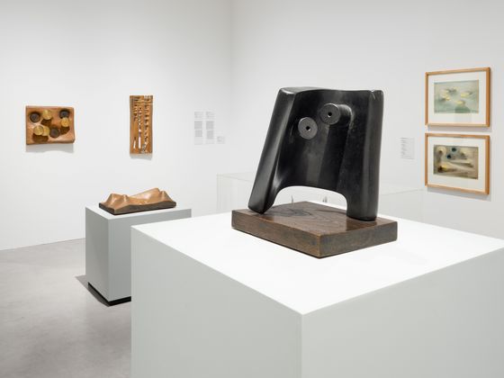 Ausstellungsansicht „Brigitte Meier-Denninghoff. Skulpturen und Zeichnungen 1946-1970“, Berlinische Galerie, Foto: © Roman März