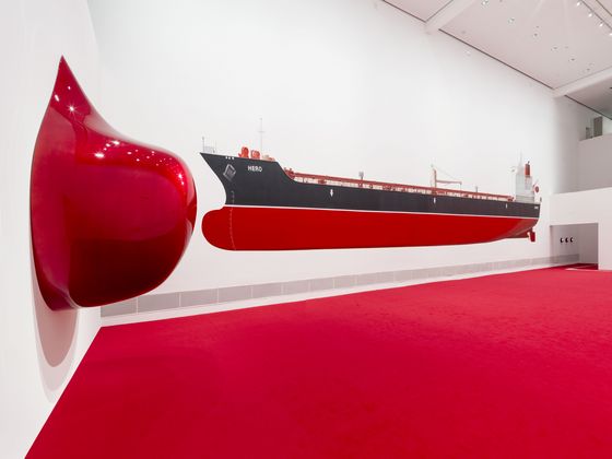 Ausstellungsansicht „Monira Al Qadiri. Hero“, Berlinische Galerie, Foto: © Roman März