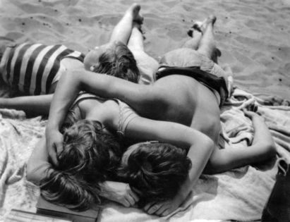 Eva Besnyö, Strandbad Wannsee, 1931 © Eva Besnyö / MAI, Foto: Anja E. Witte Eva Besnyö, Strandbad Wannsee, 1931 © Eva Besnyö / MAI, Foto: Anja E. Witte