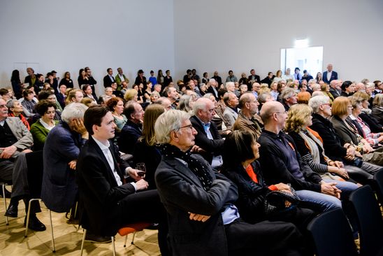 Preview der Ausstellung "Erwin Wurm. Bei Mutti" für Freund*innen der Berlinischen Galerie aus dem Förderverein, 13.4.2016, Foto: Hannes Wiedemann