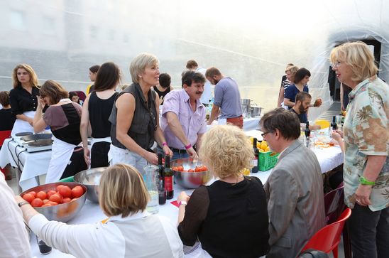Diskursives Dinner im Küchenmonument, 17.9.2014, Foto: Jirka Jansch