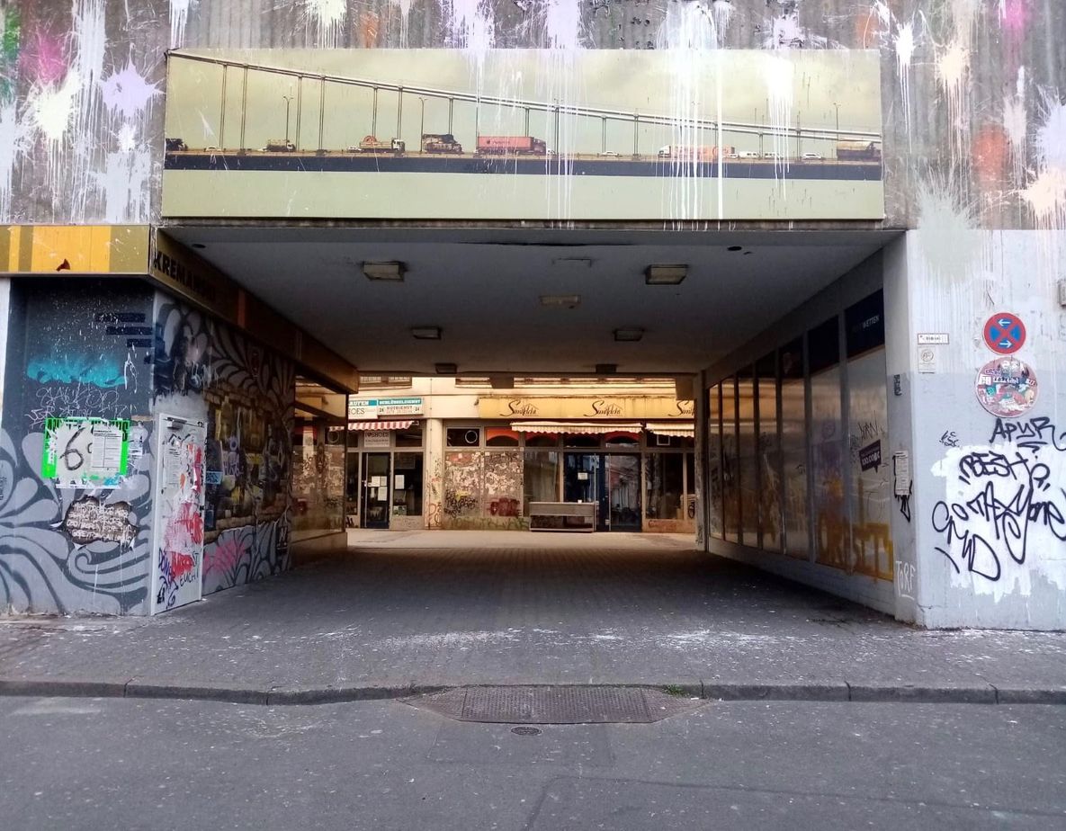Durchgang am Kottbusser Tor Foto von einem Durchgang am Kottbusser Tor